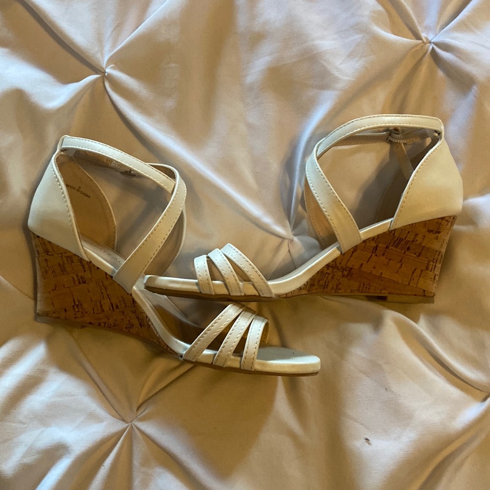 Le Chateau Shoes